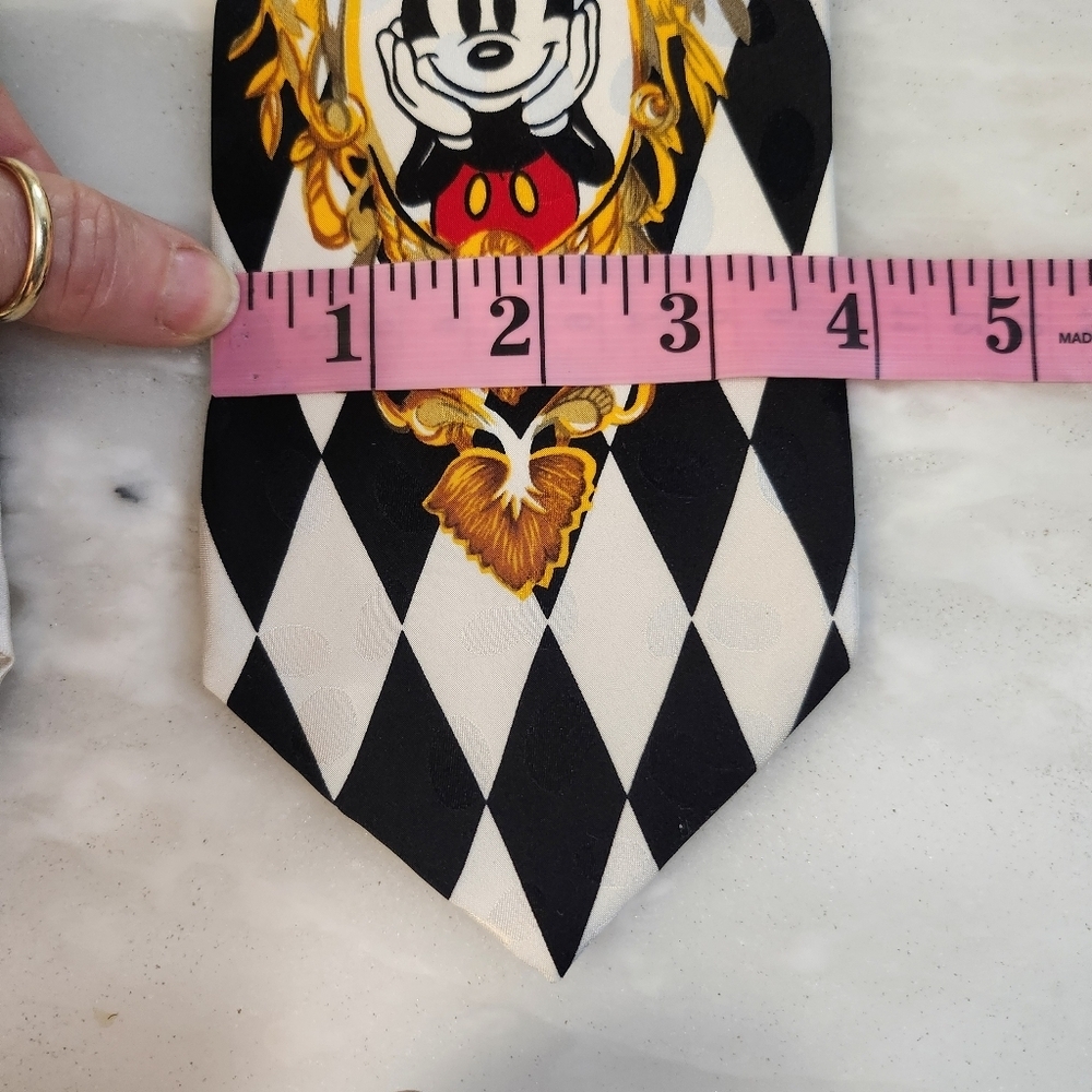 Mickey INC 100% SILK MICKEY MOUSE TIE - Picture 4 of 6